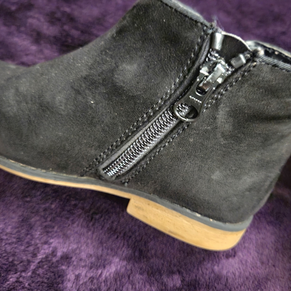 Cat & Jack Black Kids Boots - Picture 9 of 10